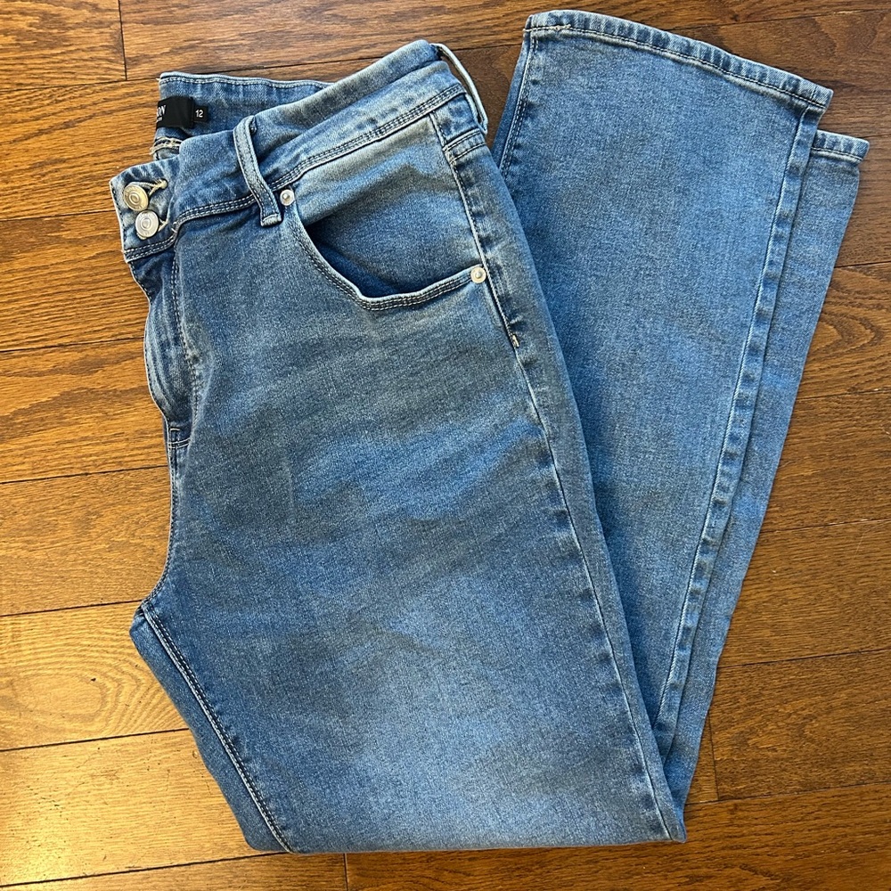 HUDSON Jeans Straight Leg Women's 12 Midrise in "Icy Wash"